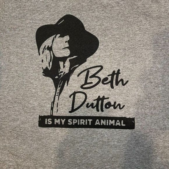 NWT Yellowstone Beth Dutton Tee Size Medium - Picture 7 of 9